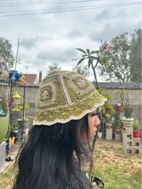 Urban outfitters bucket hat